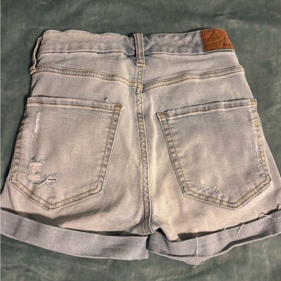 Aero High Rise Curvy Midi 3” Light Wash Size 0. - Picture 2 of 7